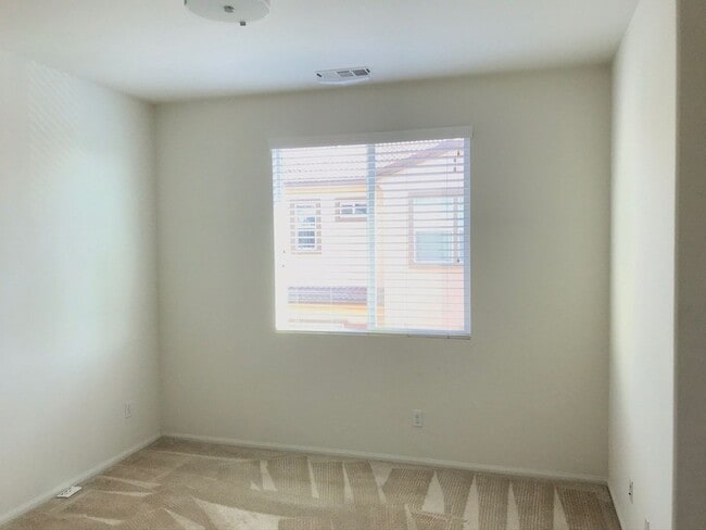 Building Photo - Beautiful 2 Bedroom Condominium with Attached Garage Located in Gated Community of Eastvale