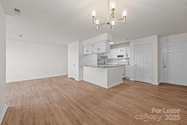 Building Photo - 6203 Rosecroft Dr