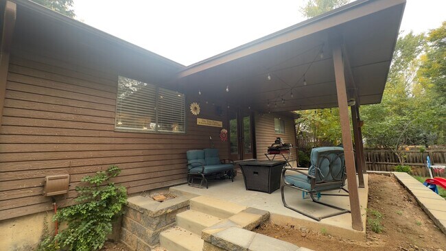 Building Photo - Great House in Parkwood