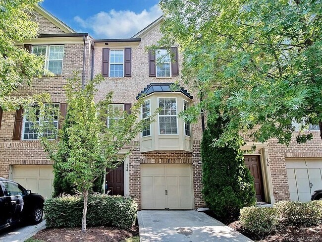 Primary Photo - 660 Penn St