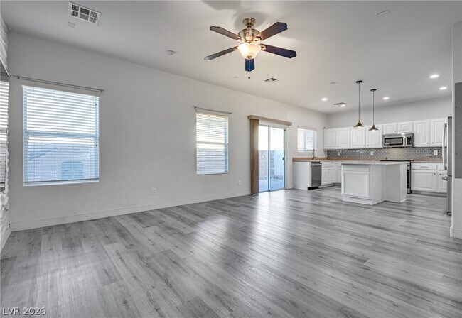 Building Photo - 9750 Southerton St