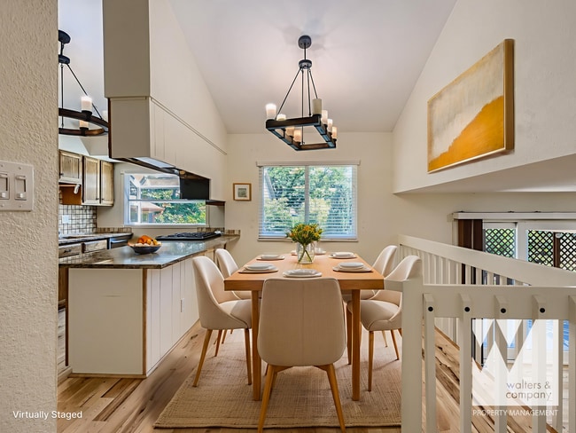 Building Photo - Charming 4 Bedroom 2.5 Bath in Lakewood!