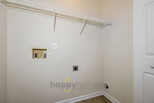 Building Photo - Modern 3/2 with Serene Pond Views in Dunes West