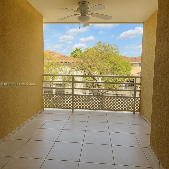 Building Photo - 9715 Fontainebleau Blvd