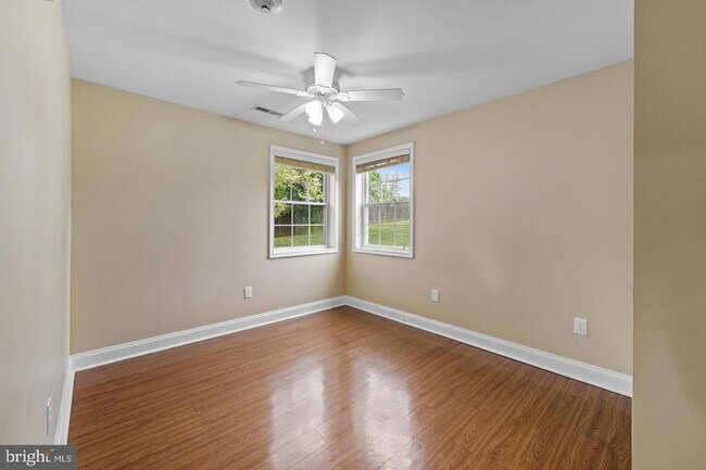 Building Photo - 9201 Rosemont Dr