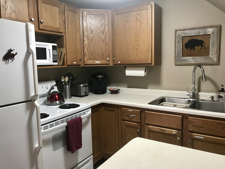 Fully equipped kitchen - 408 3rd Ave. E