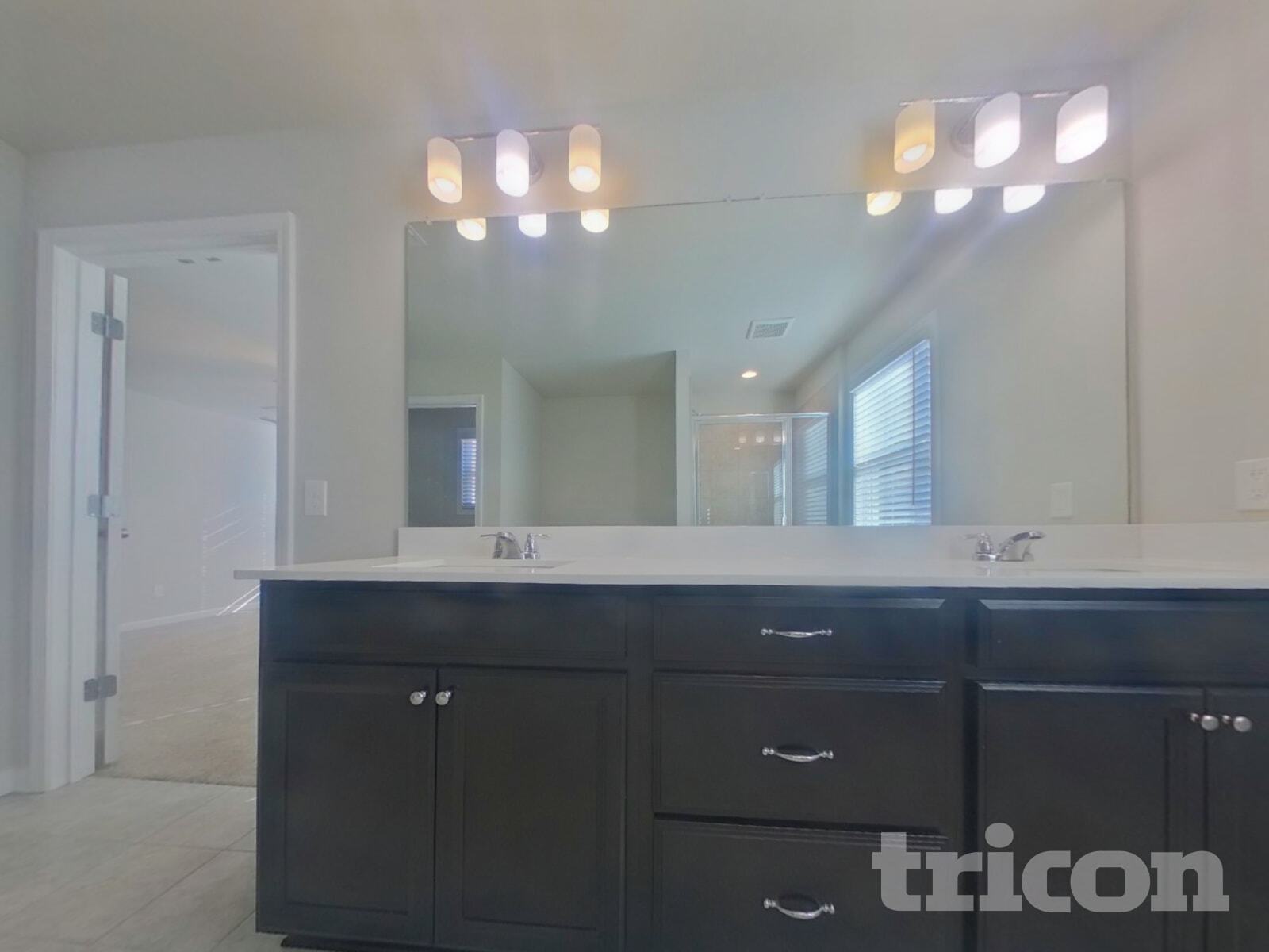 Building Photo - 2241 Westside Dr