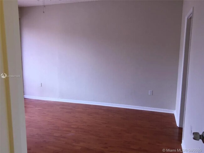 Master bedroom on the second floor - 9195 Fontainebleau Blvd