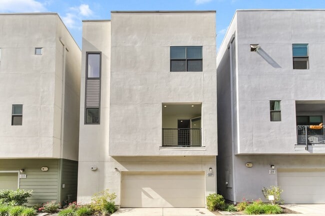 Building Photo - Move-In Special! Beautiful Alkali Flat Rental!