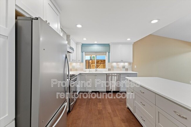 Building Photo - 9045 SW Pinto Ct