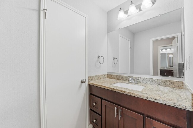 Building Photo - 2325 Triway Ln