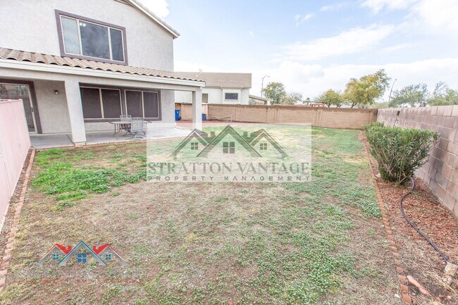 Building Photo - 2805 S Abbey Cir