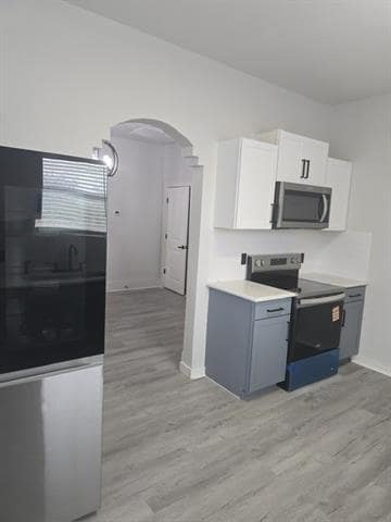 Building Photo - 608 E Pecan St