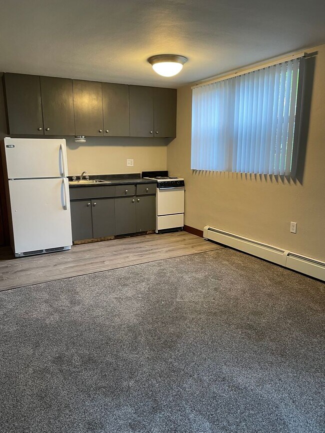 Building Photo - One Bedroom