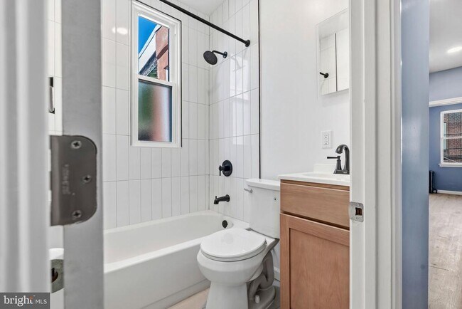 Building Photo - 2224 E Clearfield St