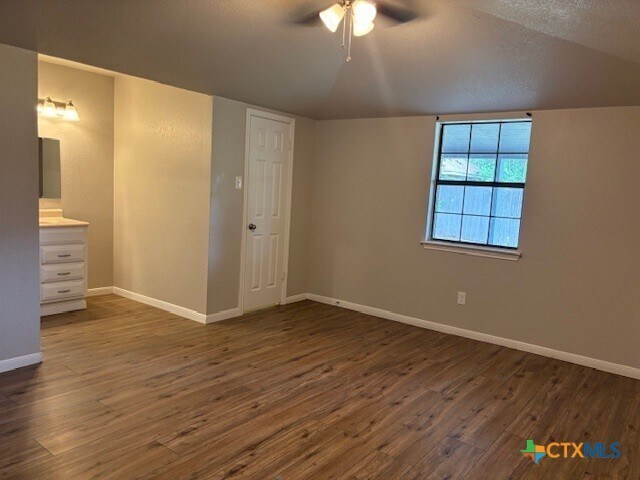 Building Photo - 2404 Hidden Hill Dr