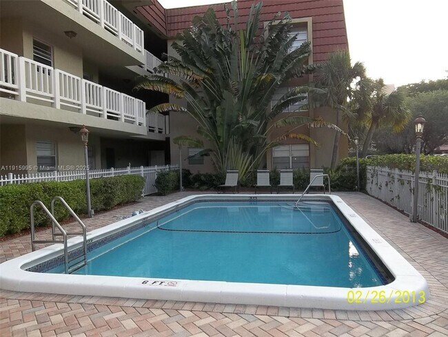 Building Photo - 1300 Moffett St