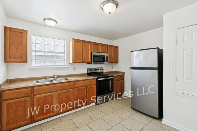 Building Photo - 204 Wilker Neal Ave