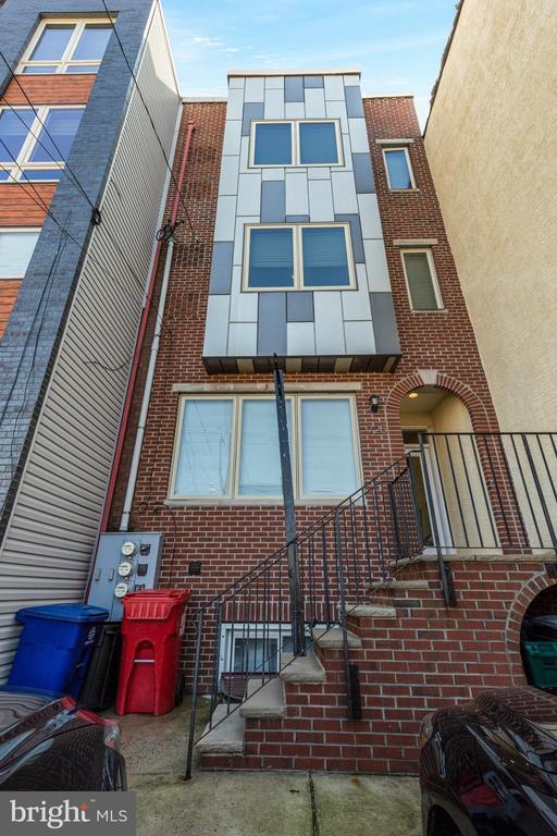 Building Photo - 725 N 20th St