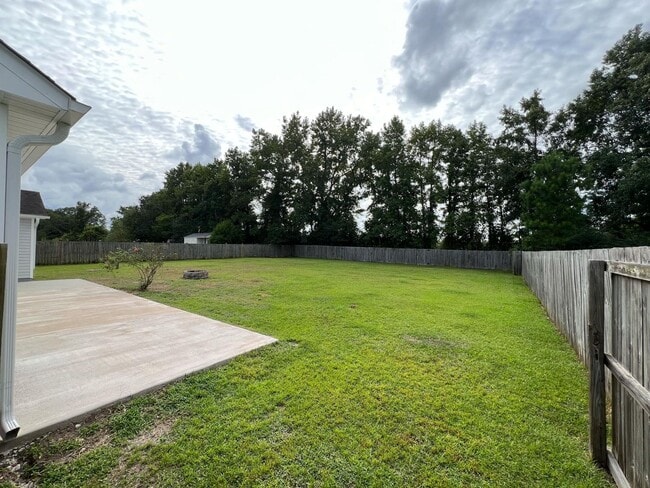 Building Photo - 141 Louie Ln