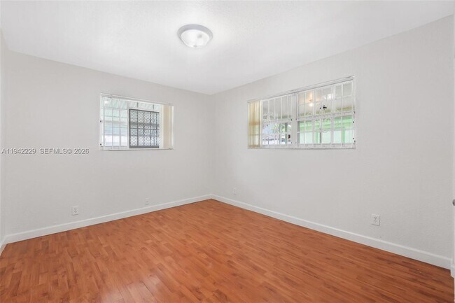 Building Photo - 6240 SW 21st St