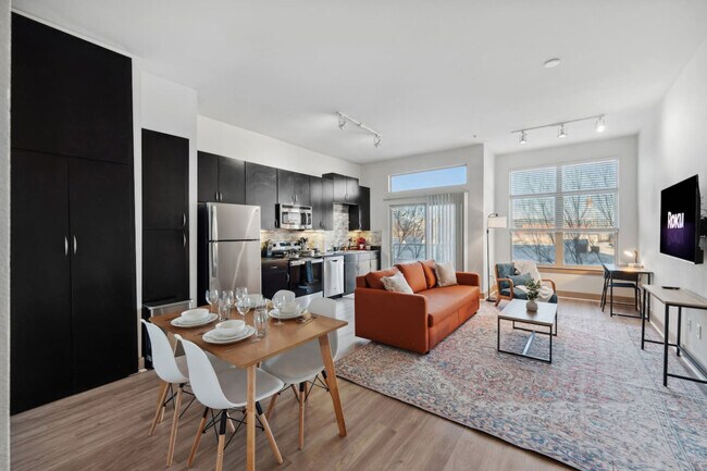 Primary Photo - 2922 Elm St