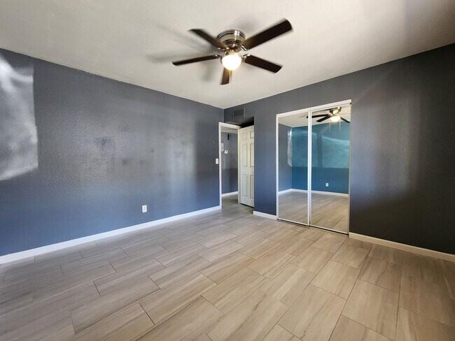 Building Photo - 143 S Doran