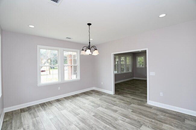 Building Photo - 11 Kendrick St