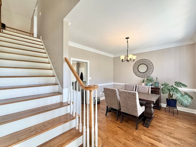 Building Photo - Spacious 3BD, 2.5BA Raleigh Home with First Floor Primary Bedroom & Fenced Yard