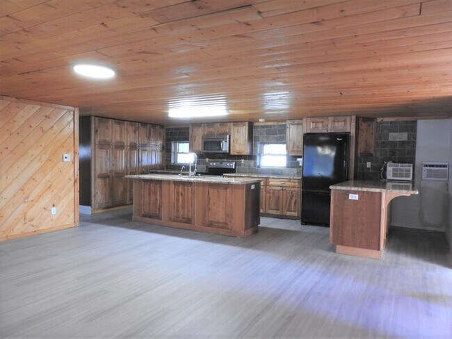 Building Photo - 2220 W Bell Vista Ave