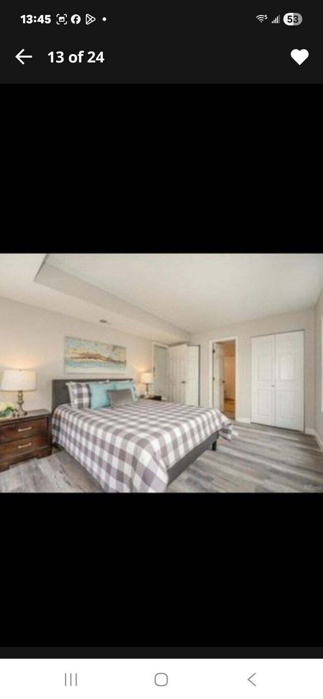 Building Photo - 12093 W Cross Dr