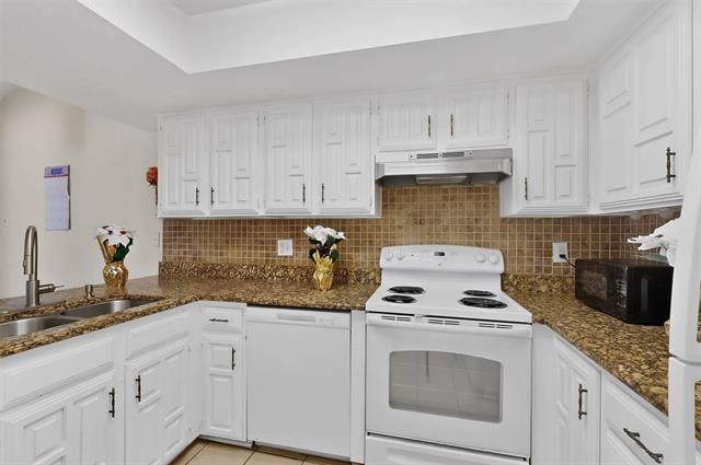 Building Photo - 14151 Montfort Dr