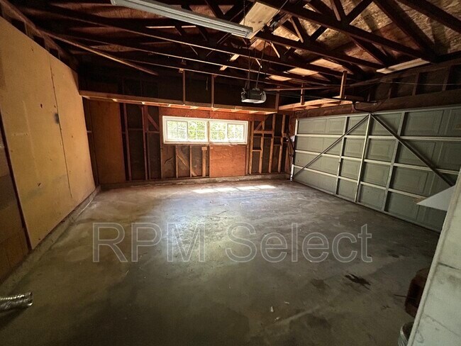 Building Photo - 2367 Pinturo Way