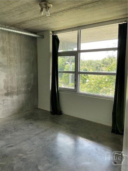 Building Photo - 545 Berrien St