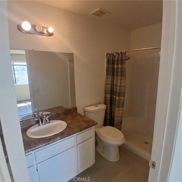 Building Photo - 509 E Ave Q-2