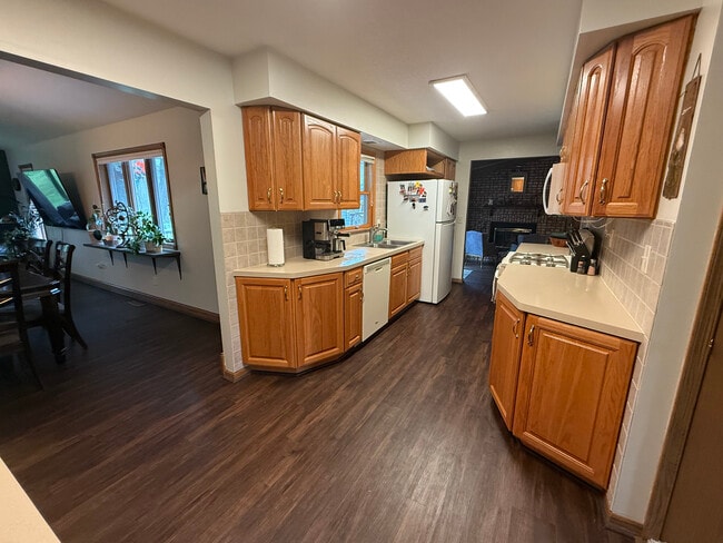 Building Photo - 409 Meadow Ct