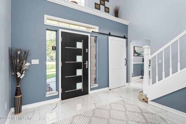 Building Photo - Fully Furnished Home