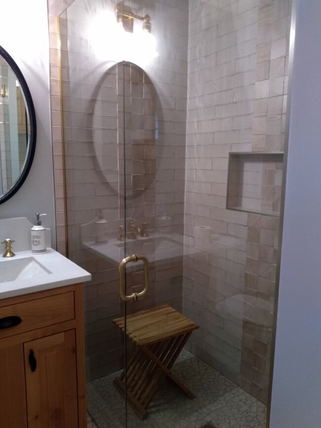 Building Photo - 21253 Lake George Blvd