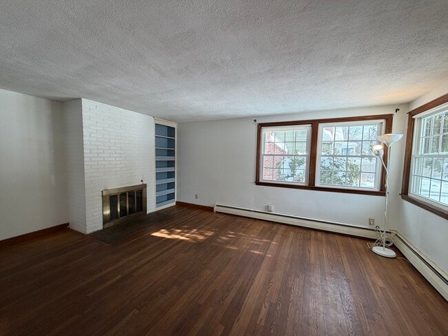 Building Photo - 24 Grapevine Ave