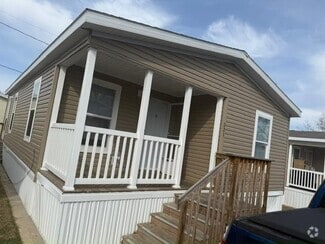 Building Photo - 221 Cardinal Ln