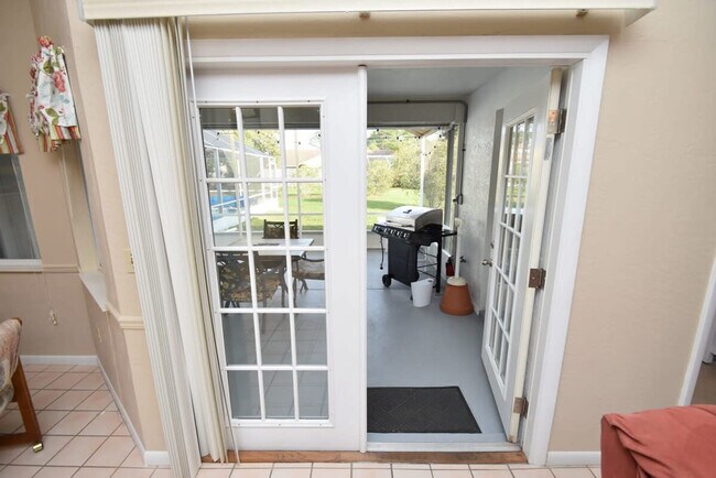 Building Photo - 60 Westover Ln