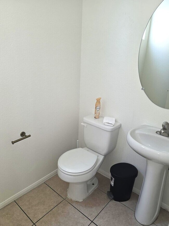 Building Photo - Firewood/ 3 Bedroom Furnished