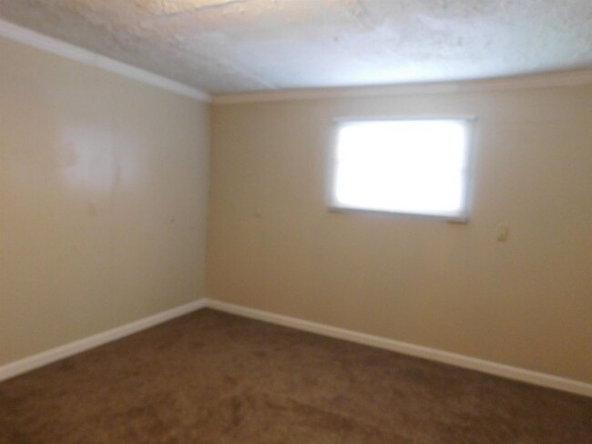 Building Photo - 316 Grady Road