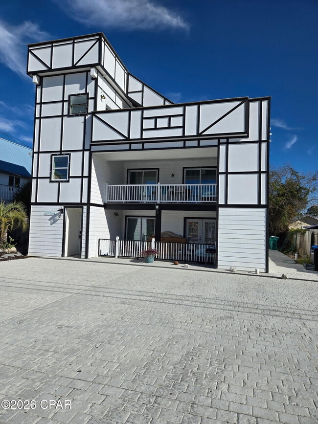 Building Photo - 6910 Beach Dr