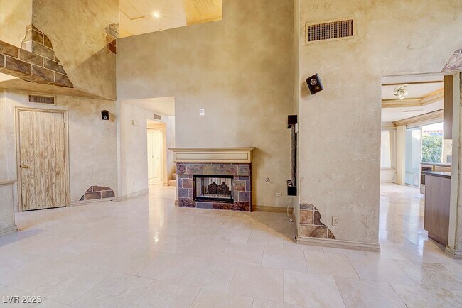 Building Photo - 2394 Millcroft Dr