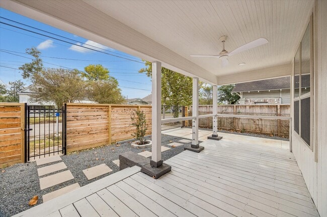 Building Photo - 437 N Everton St