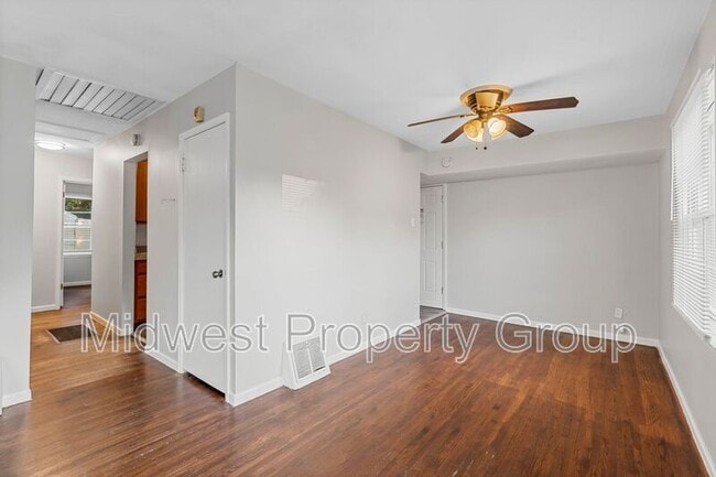 Building Photo - 306 Banff Cir