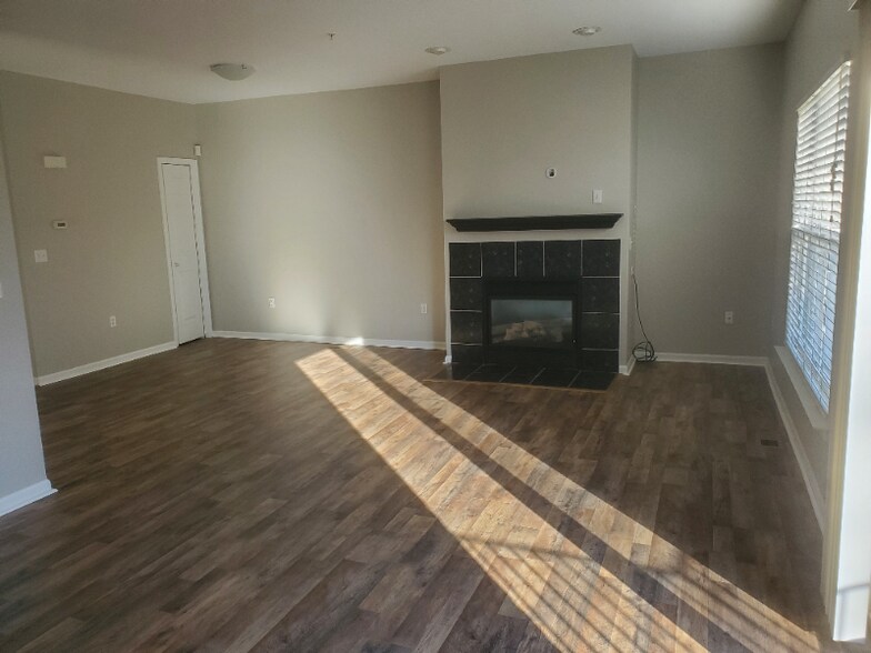 Building Photo - 645 Cherry Orchard Rd