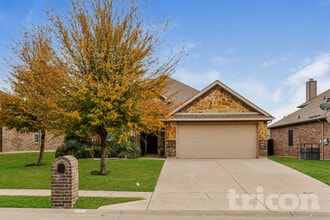 Building Photo - 208 Valley View Dr