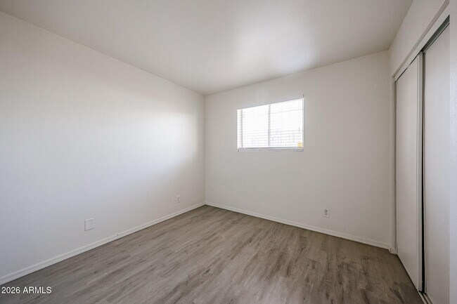 Building Photo - 2226 W Heatherbrae Dr